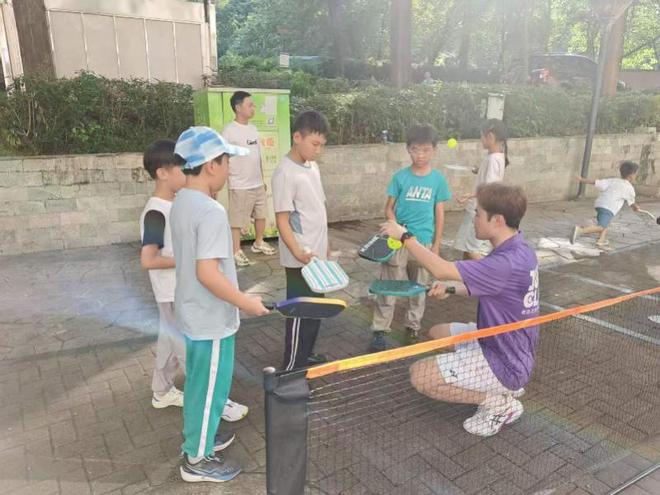 鹿岛鹿角官方：荒木辽太郎离队；据悉球员将加盟比甲圣图尔登