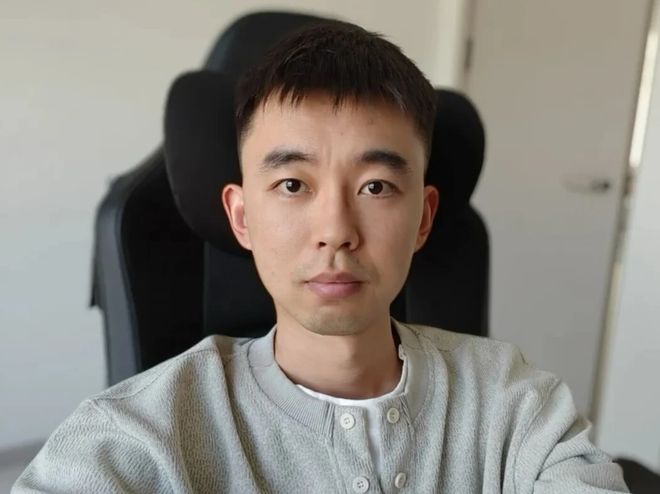 没戴护腿板?为日本队进球的中村敬斗陷违规争议,其实他戴的是“迷你板”