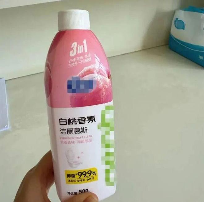 67岁富商与网红偷情九年生四胎,原配蒙在鼓里,小三竟公开炫富