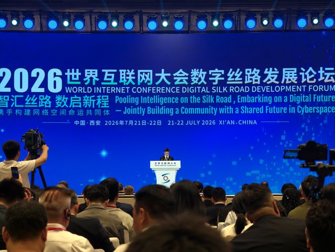 广东男篮大洗牌!三人彻底退出培养,天赋小将闹心态遭交易