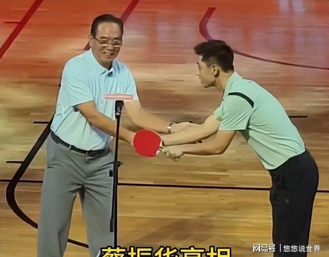 上海夺冠后大白边最新动态！已成功签约下家：卢伟这下真被打脸了