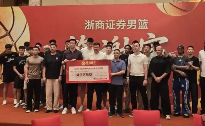 全市场:尤文追卢库米和科洛