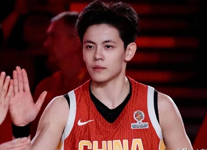 5年8150万留队,场均13+6!火箭25岁前锋力压谢泼德?可竞争最佳第6人